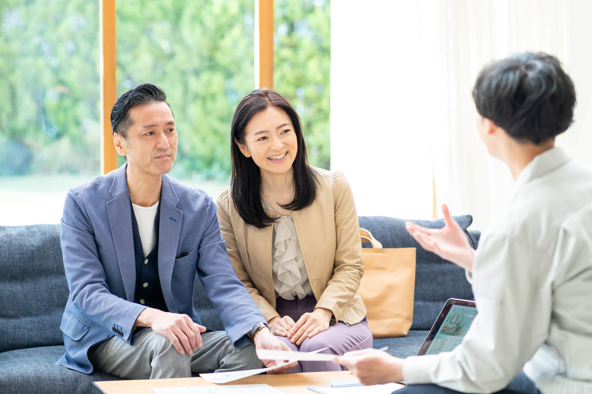 解体工事前の近隣挨拶は重要!タイミング・範囲・粗品を解説